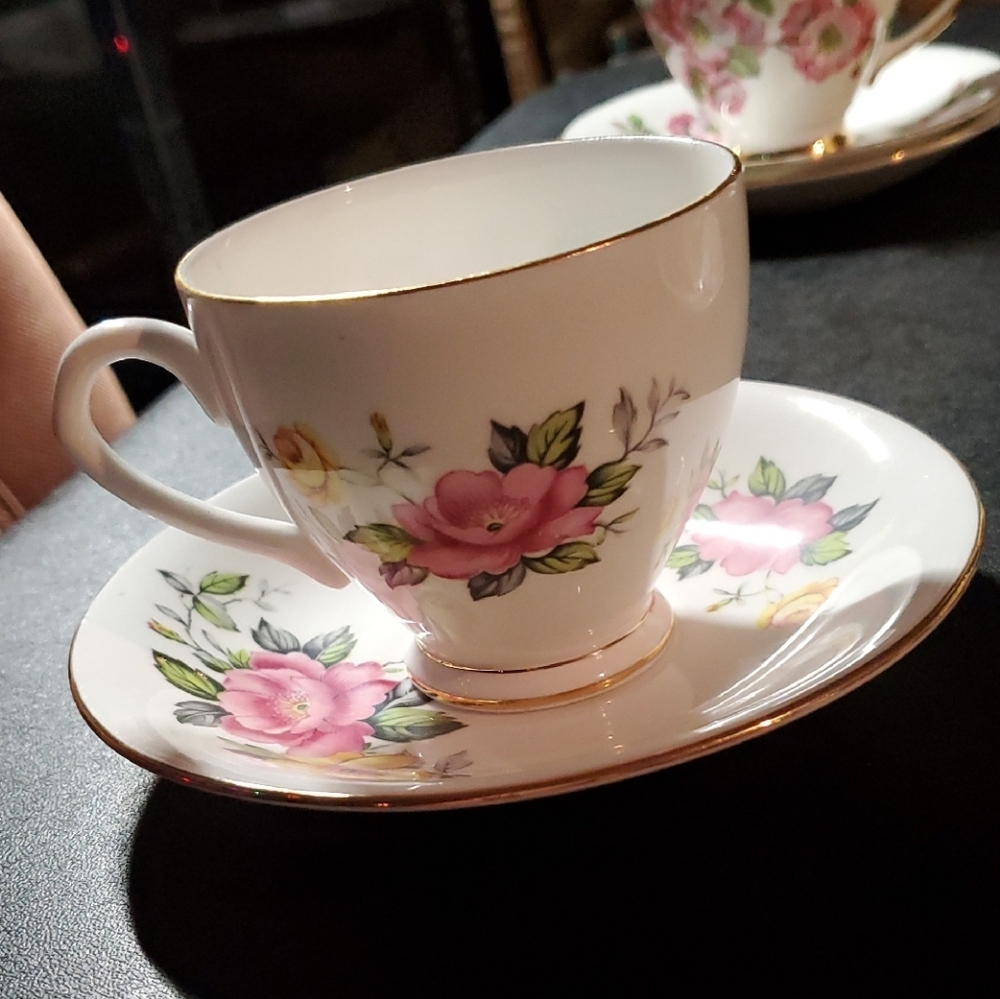 Eight Different Sets Of Floral Porcelain Teacup and Saucer Set - Picture 2 of 13